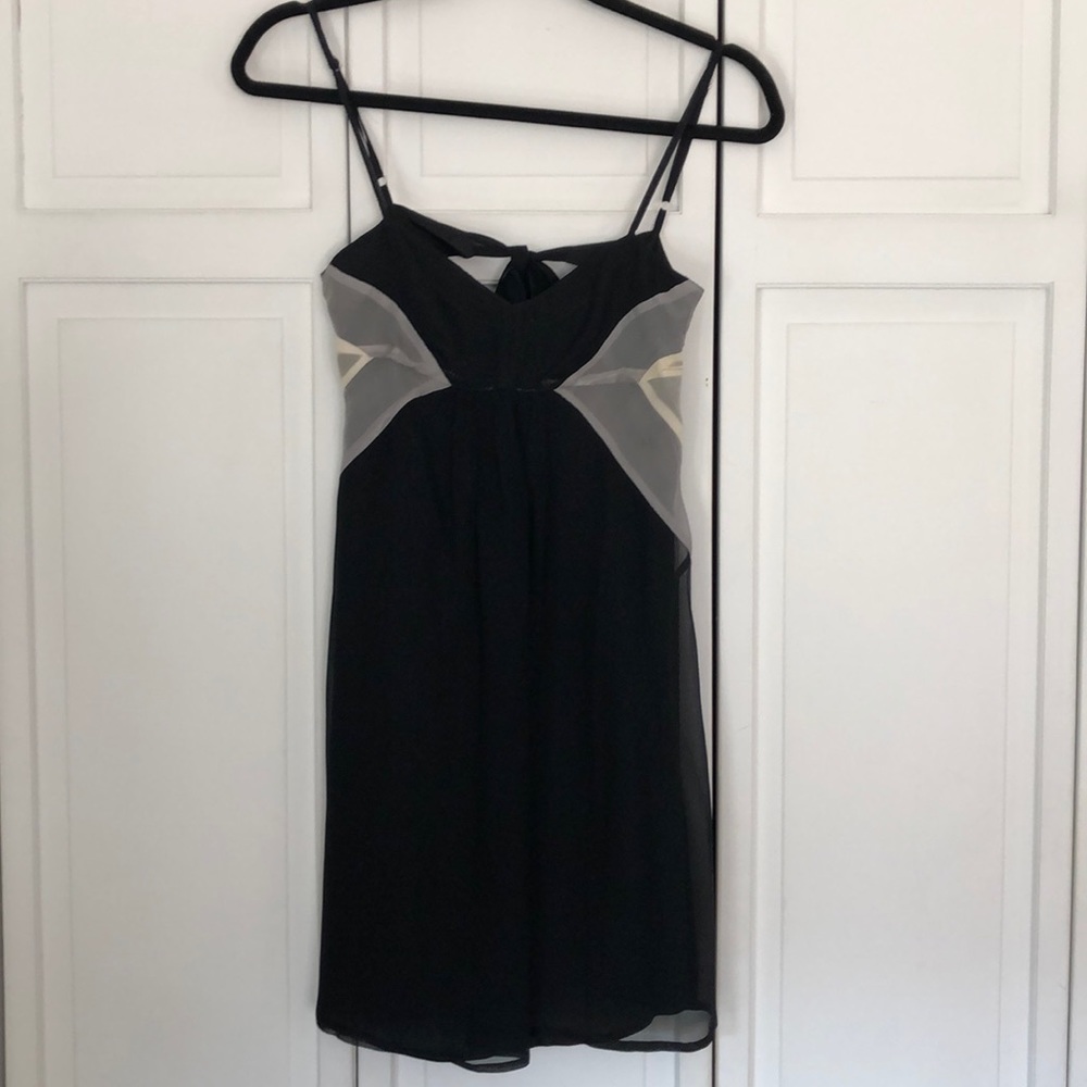 Sleeveless dress